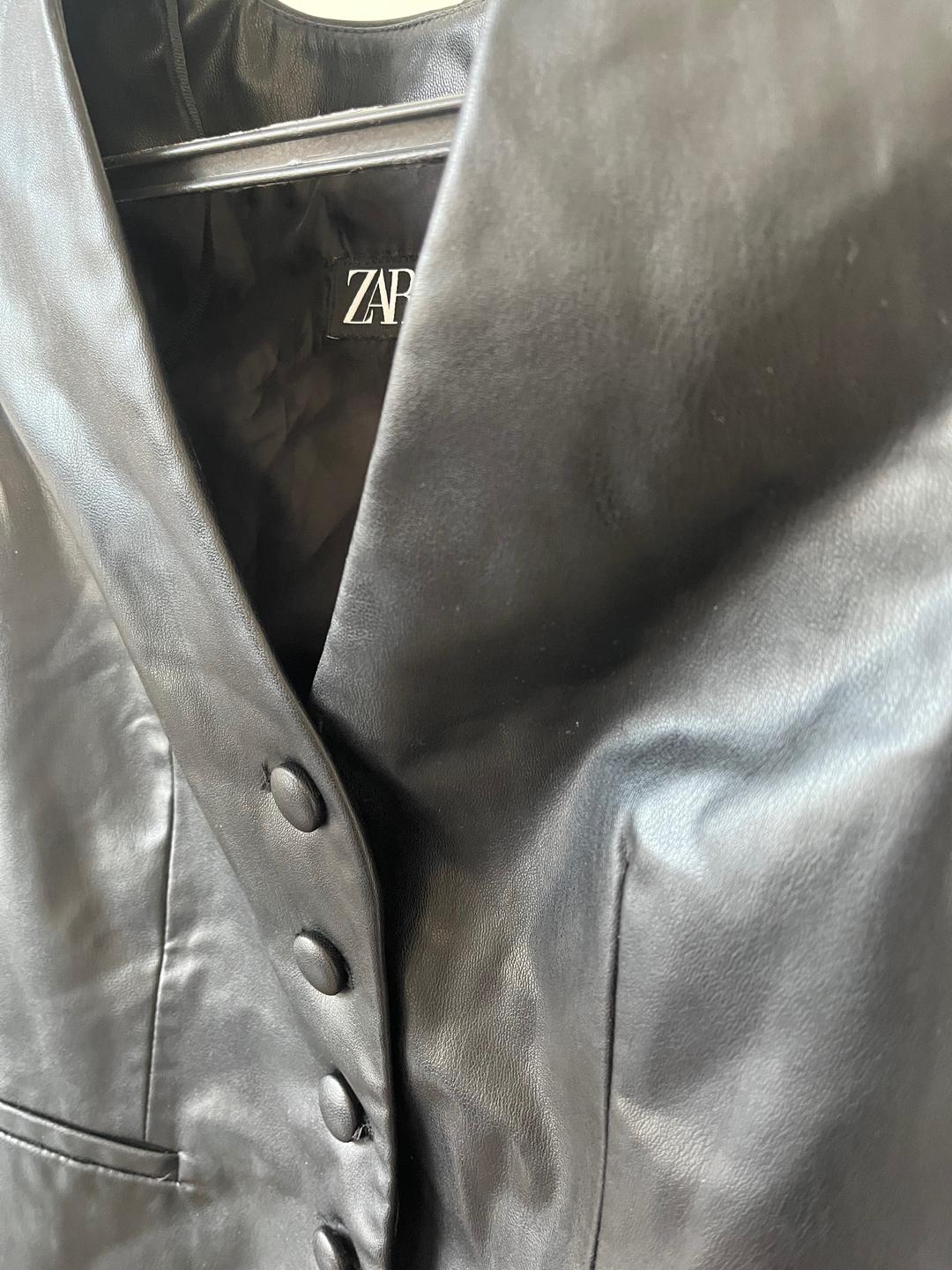 Zara Абсолютно новая кожаная жилетка Zara Xs/S — фото 2