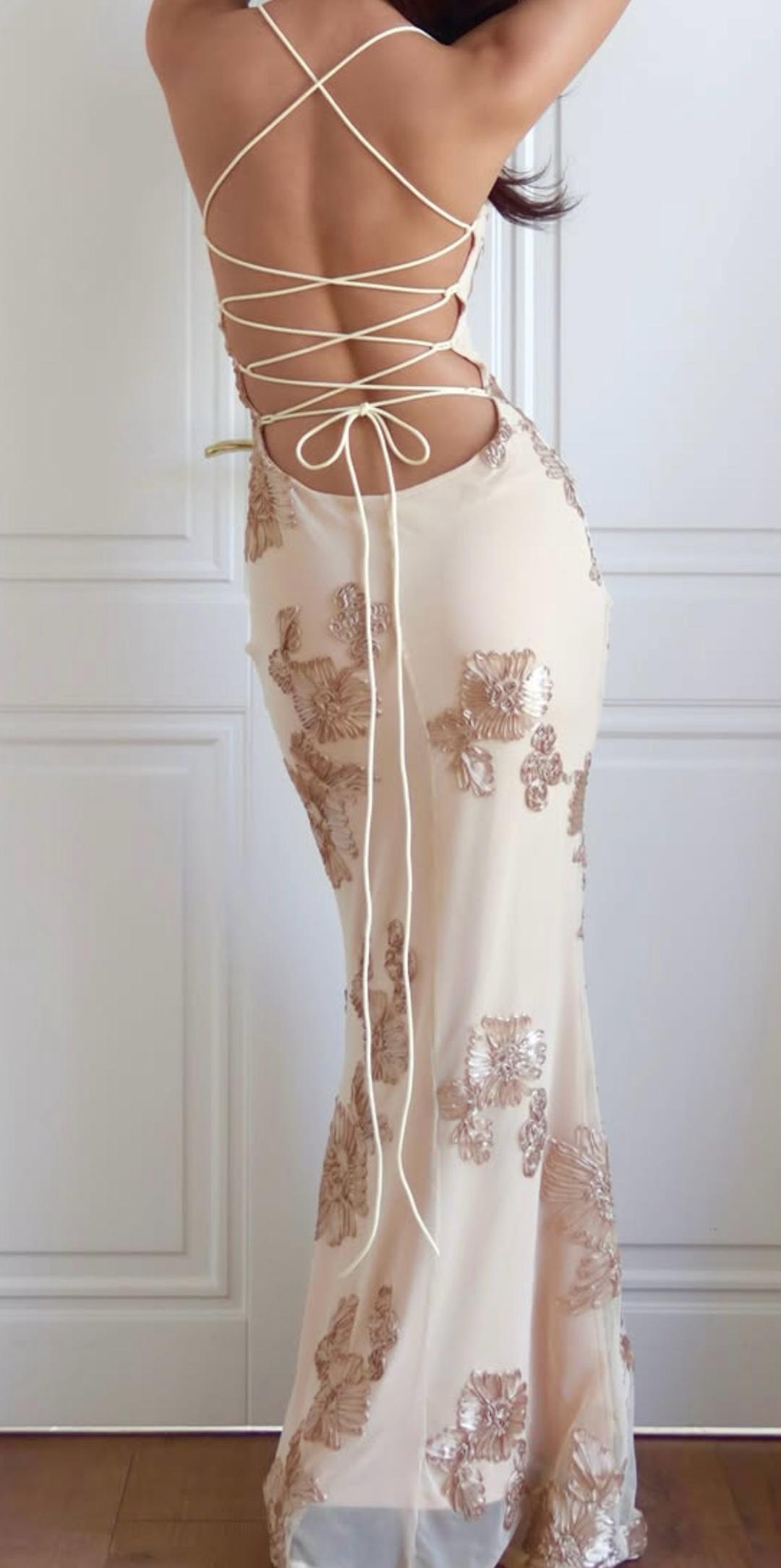 Deesse Lingerie Вечернее платье макси с вышивкой и открытой спиной — фото 2