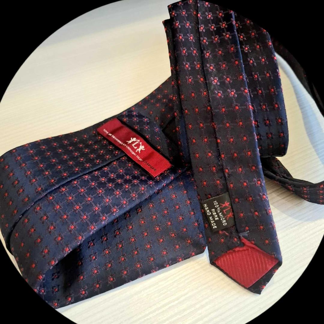 Галстук тёмно-синий с красным узором, 100% microfiber, handmade — фото 2
