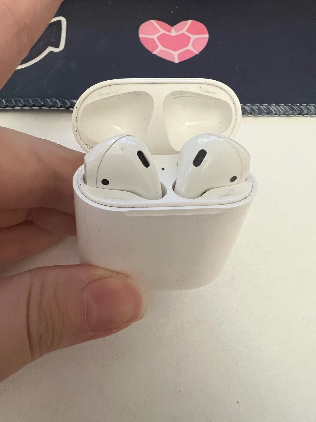Apple Air pods первое поколение — фото 2