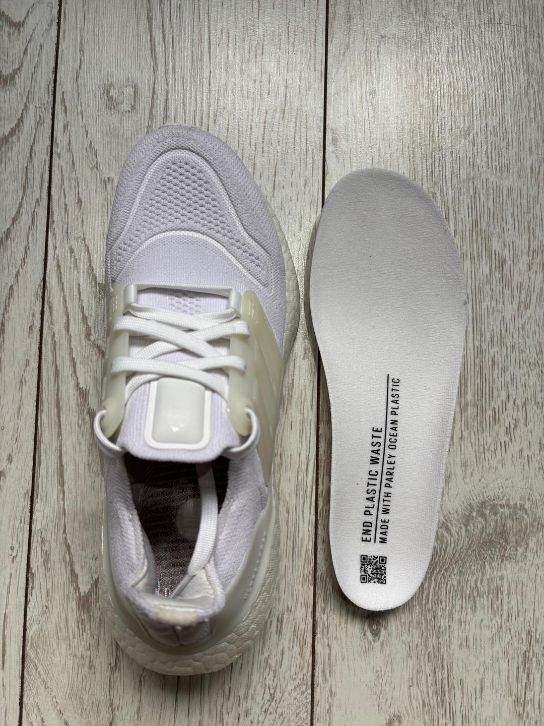 Adidas Женские кроссовки adidas UltraBoost 22 — фото 2