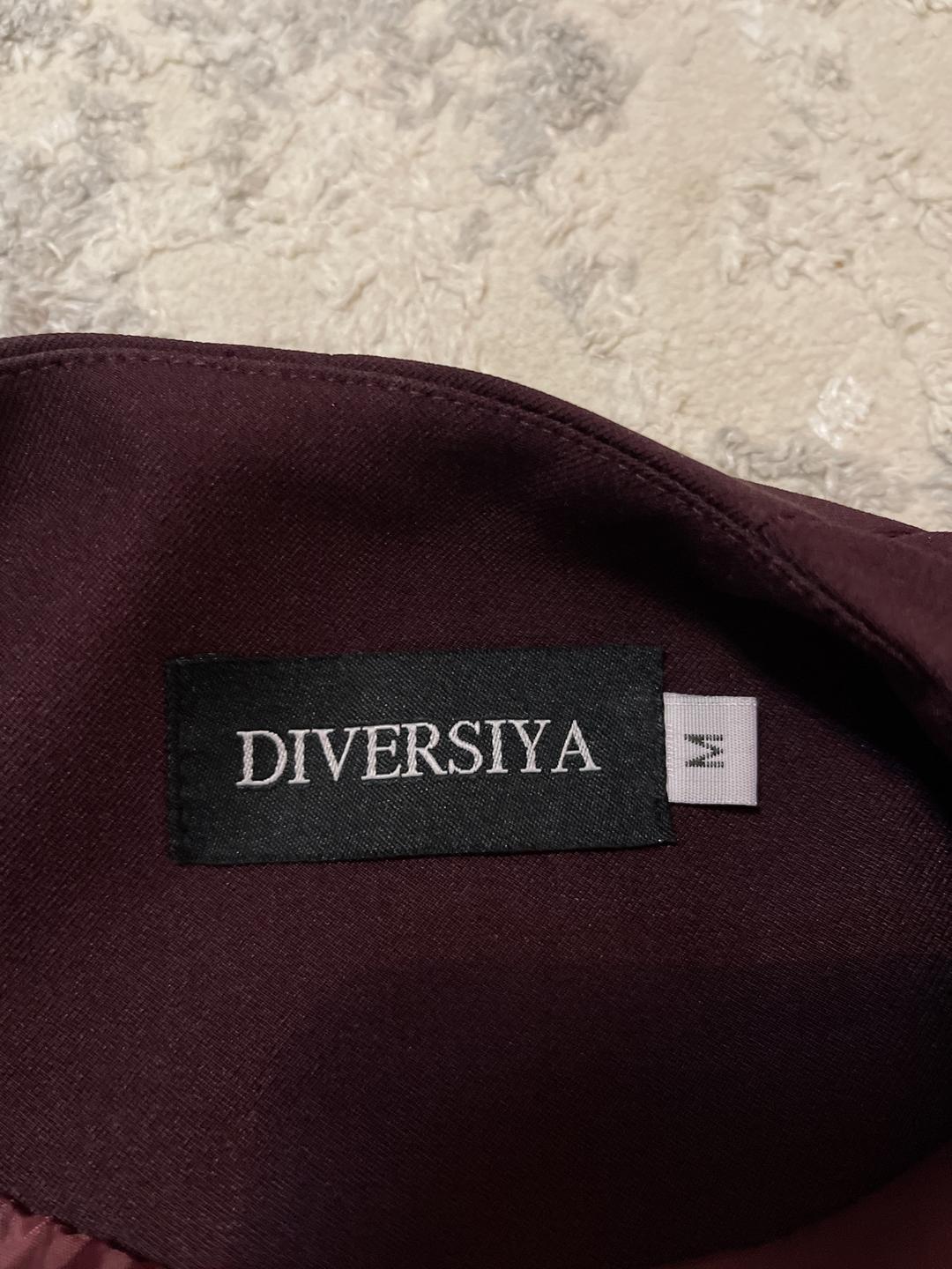 Diversity Костюм с баской и юбкой — фото 2