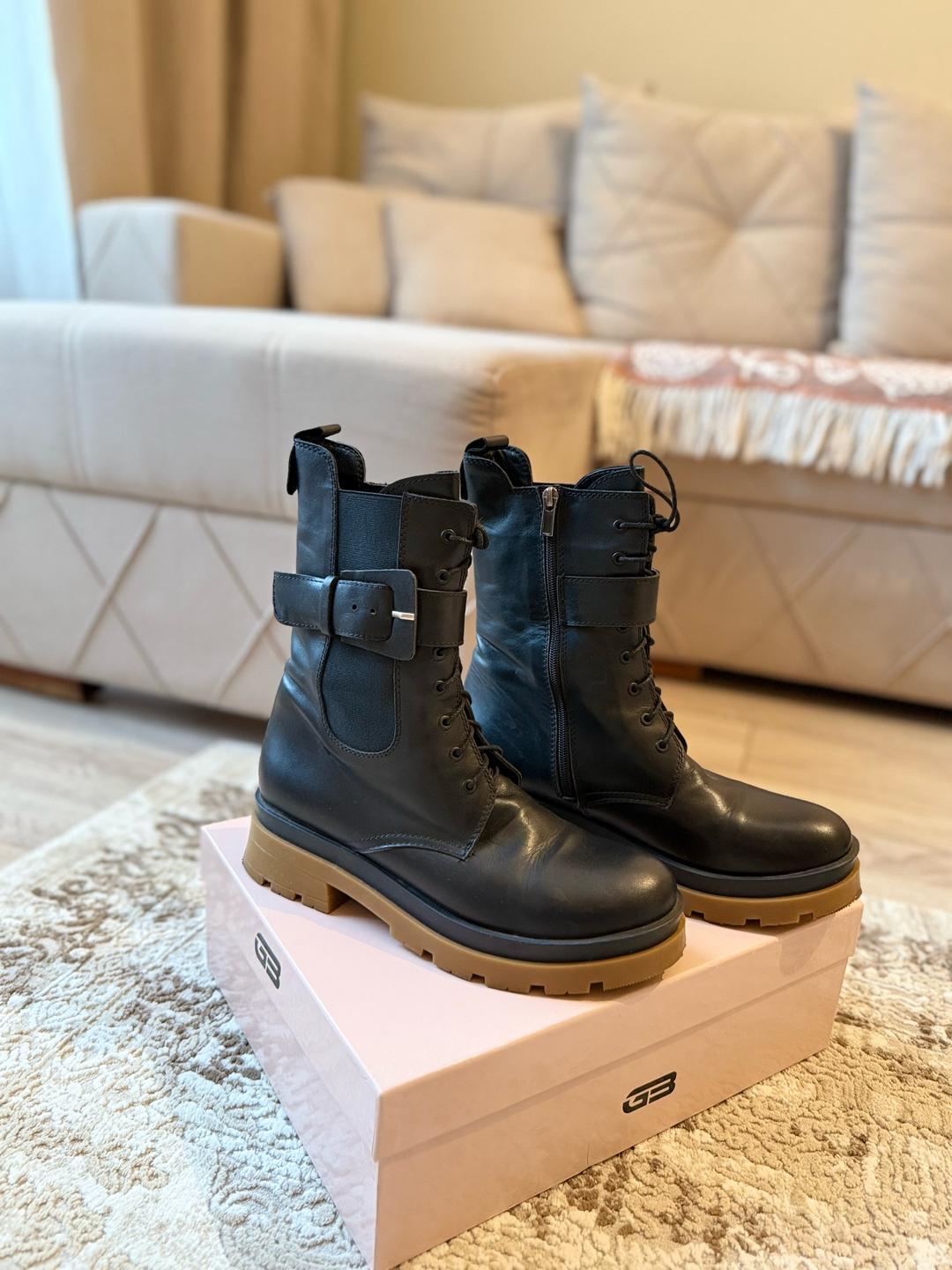 Giuseppe Zanotti Женские кожаные ботинки на шнуровке — фото 2
