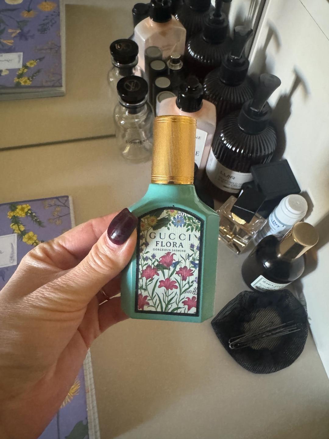 Gucci Парфюмерная вода Gucci Flora Gorgeous Jasmine 50 мл — фото 2