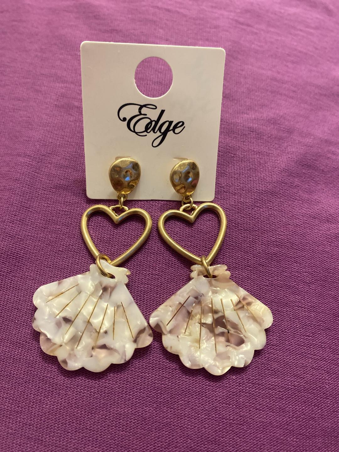 edge Серьги Edge с подвесками в форме сердца и ракушки — фото 2