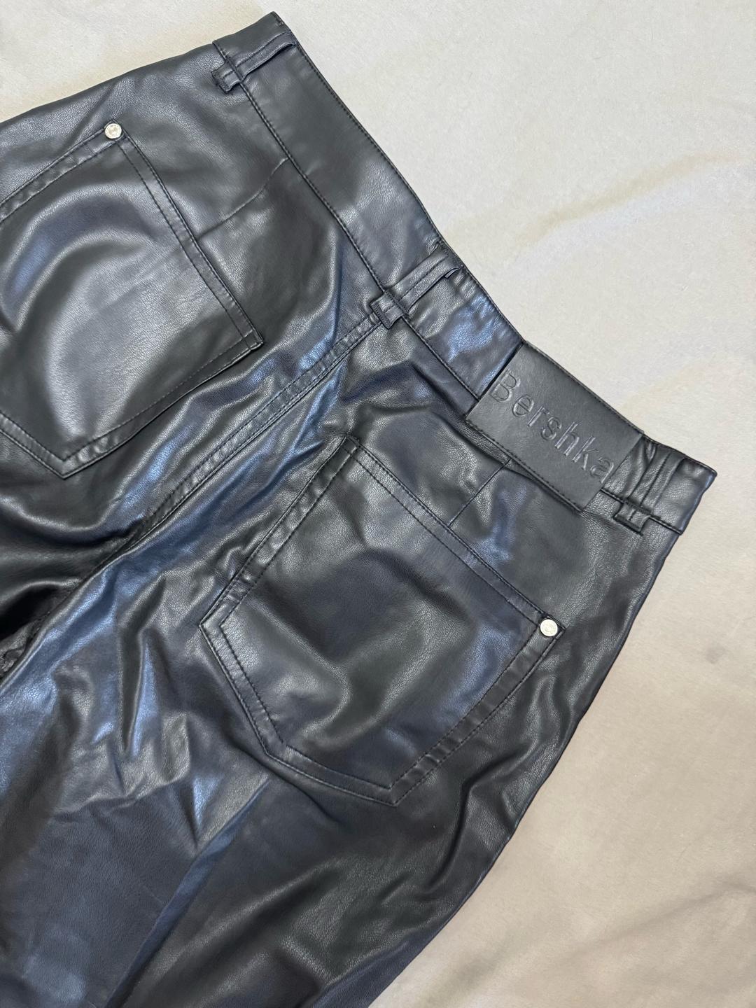 Bershka Брюки Bershka из экокожи — фото 2