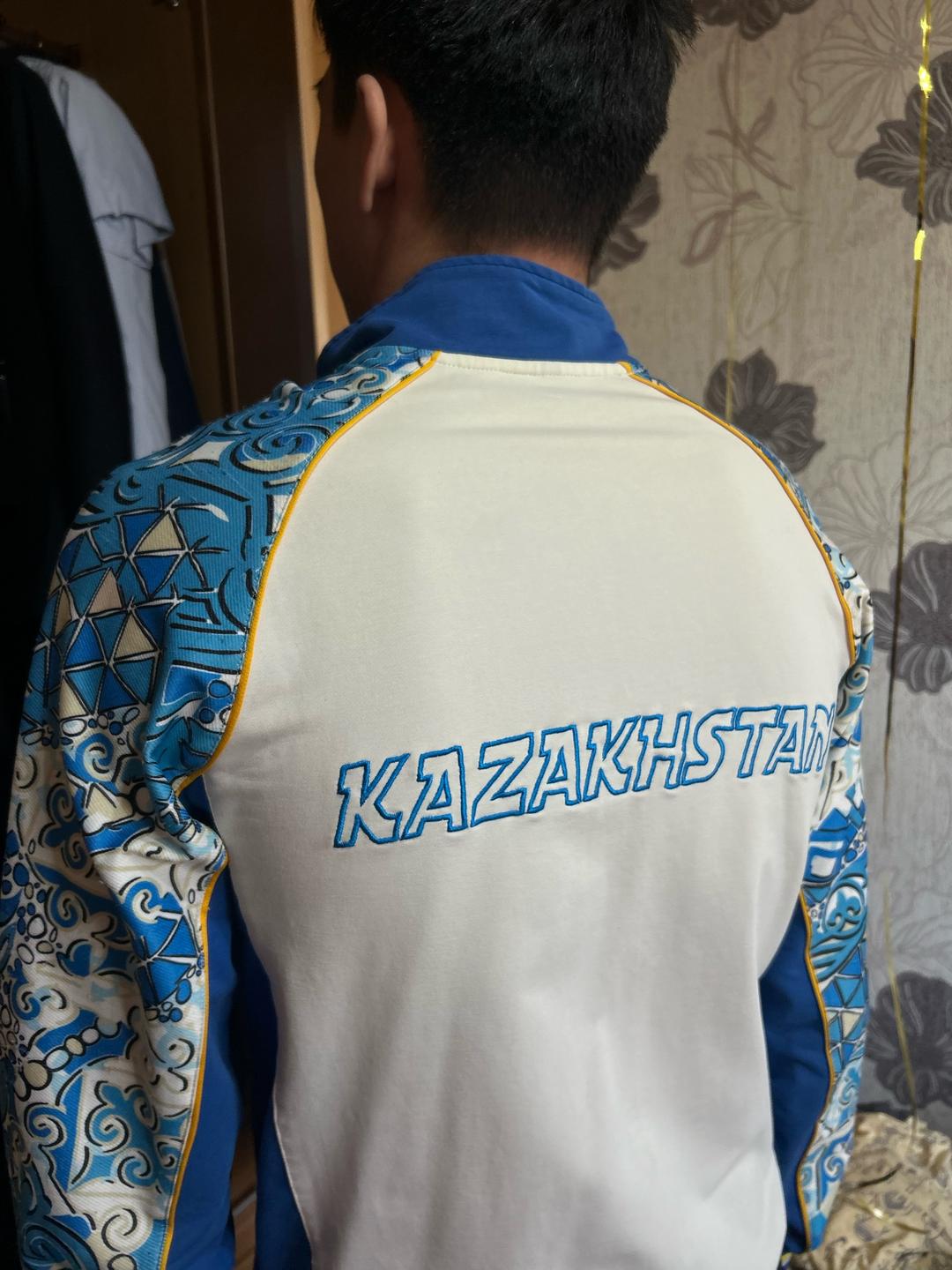 Спортивная олимпийка с символикой Казахстана — фото 2