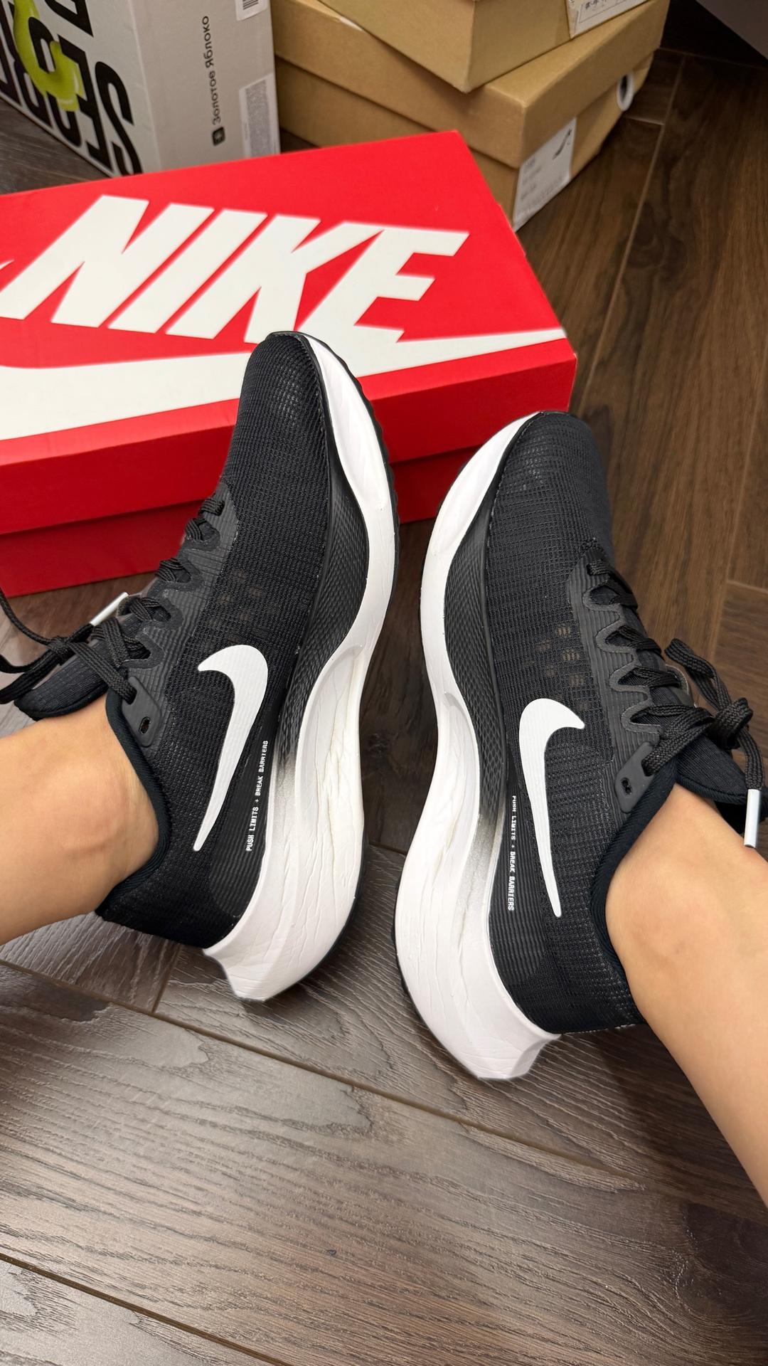 Nike Кроссовки Nike 37.5 размер оригинал. Для фитнеса и спорта — фото 2