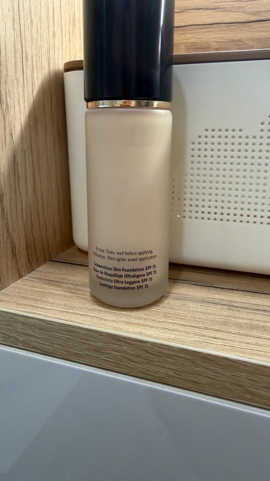 Bobbi Brown Тональный крем Bobbi Brown Weightless Skin Foundation SPF 15 — фото 2