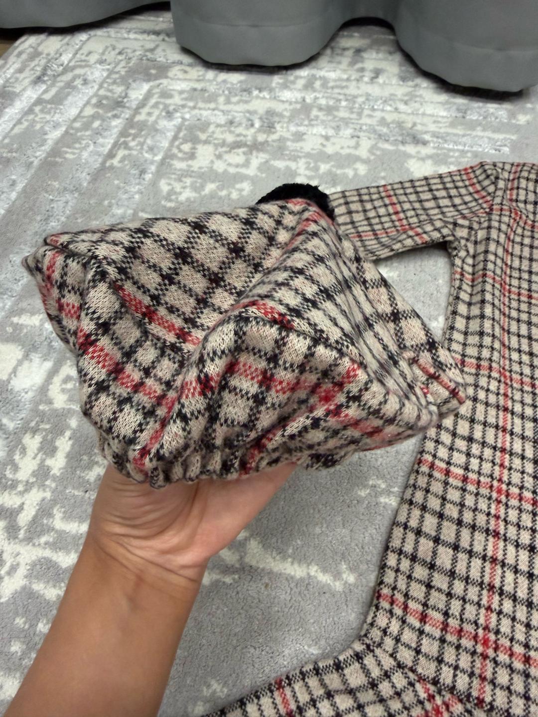 ArtiKids Детский трикотажное платье в клетку с беретом — фото 2