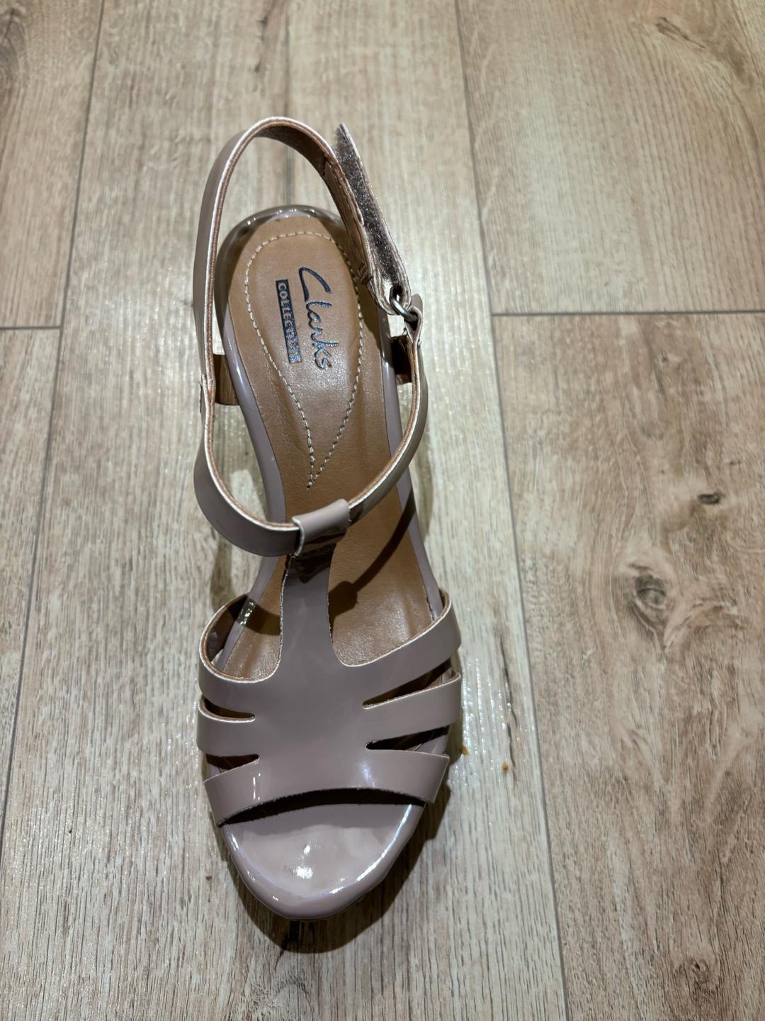 Clarks Сандалии Clarks на танкетке — фото 2