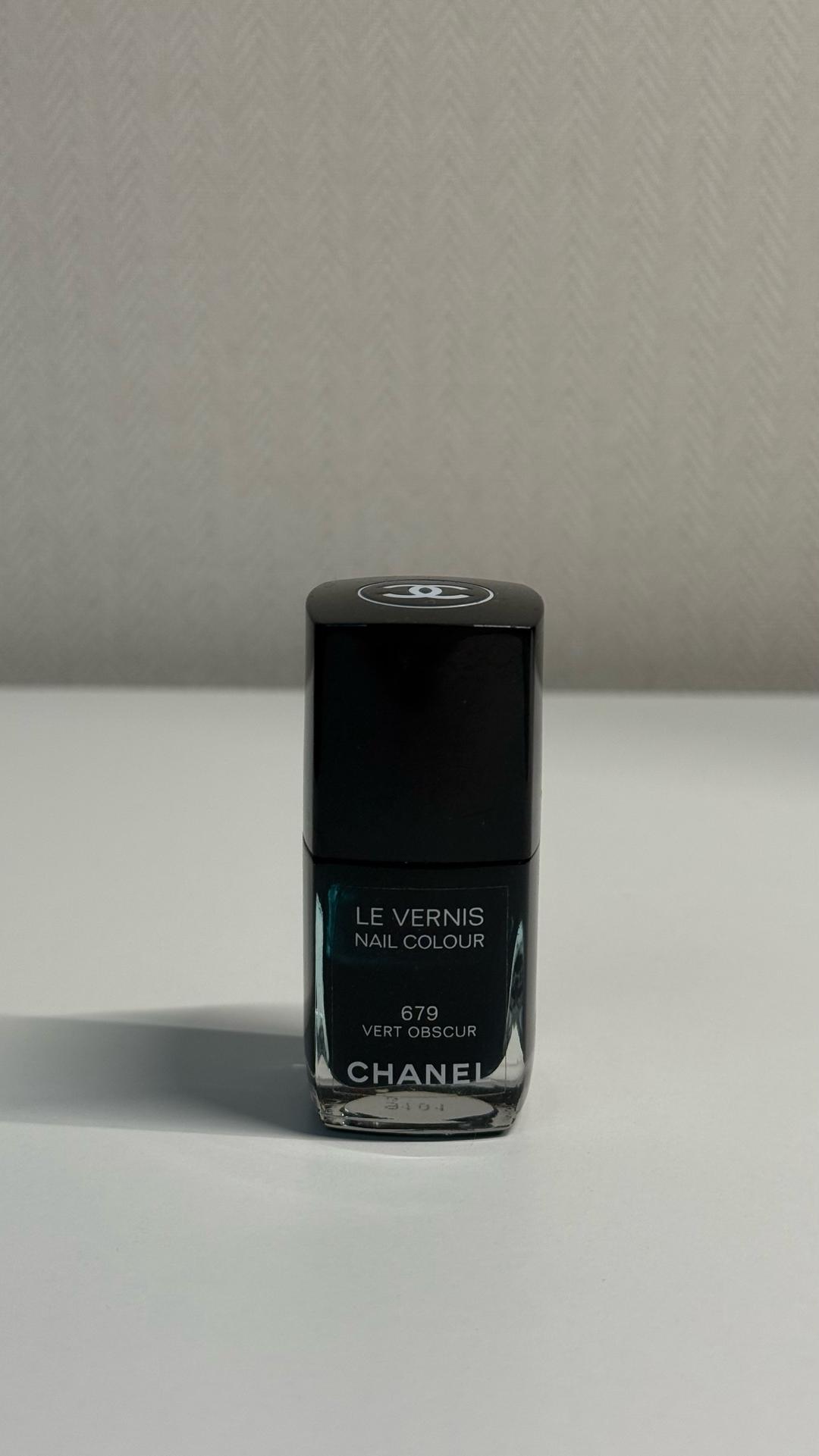 Chanel Лак для ногтей CHANEL Le Vernis 679 Vert Obscur — фото 2