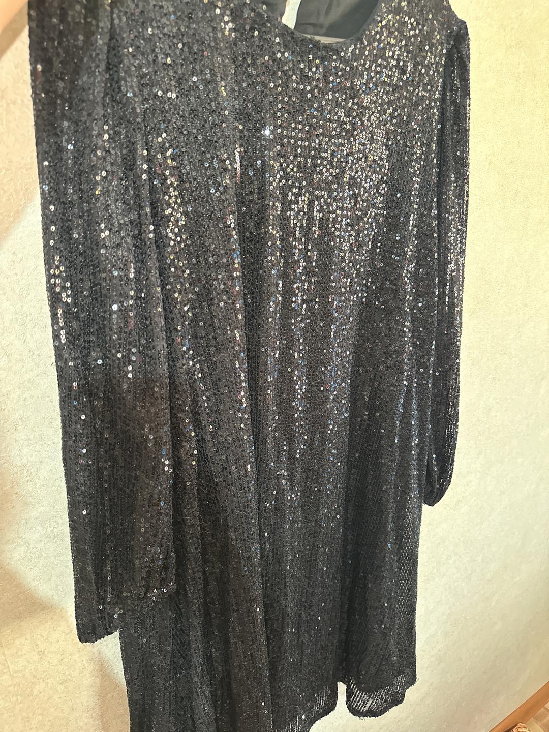 Черное платье в пайетках — фото 2