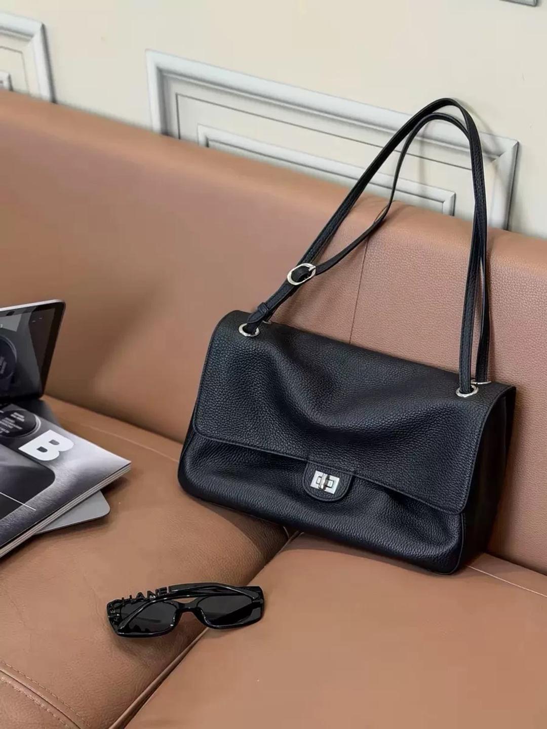 Chanel Сумка на плечо — фото 2