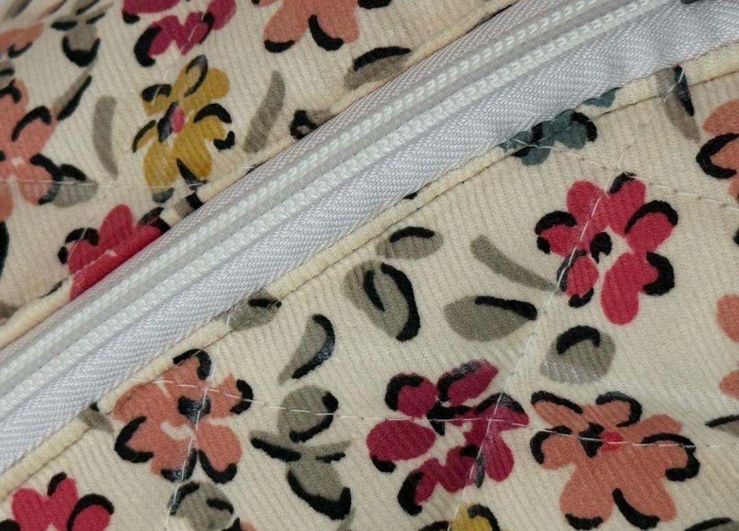 Handmade (ручная работа) новая косметичка с цветочным принтом ткань качественная аккуратный пошив — фото 2