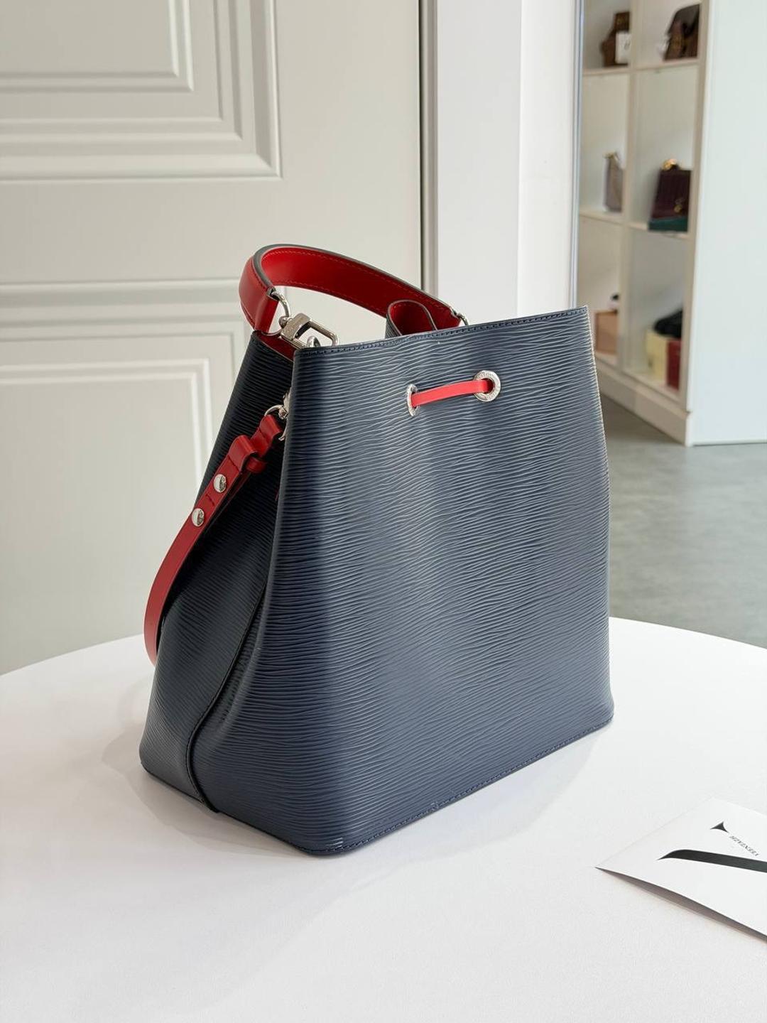 Louis Vuitton Сумка-ведро Louis Vuitton — фото 2