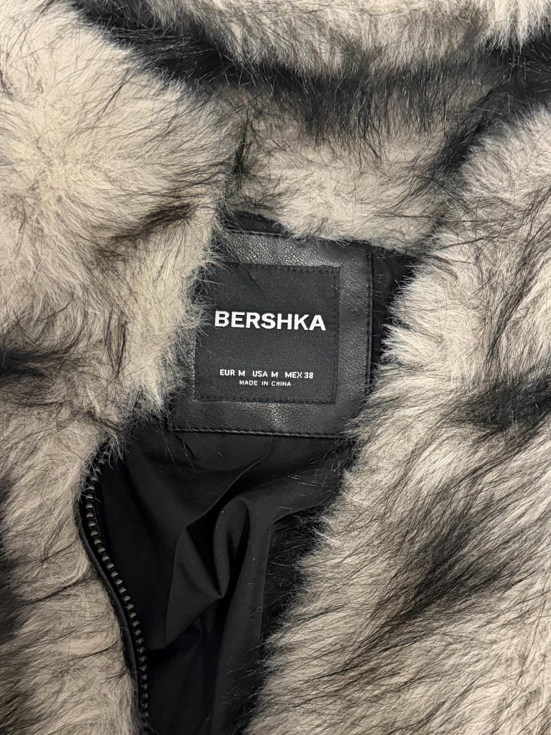 Bershka Полушубок из искусственного меха с капюшоном, — фото 2