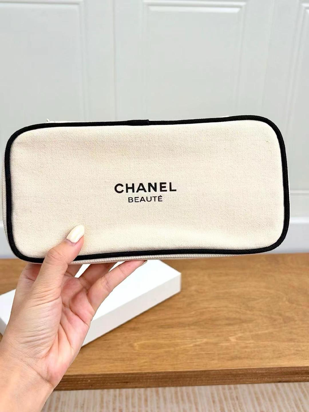 Chanel Косметичка CHANEL BEAUTÉ — фото 2