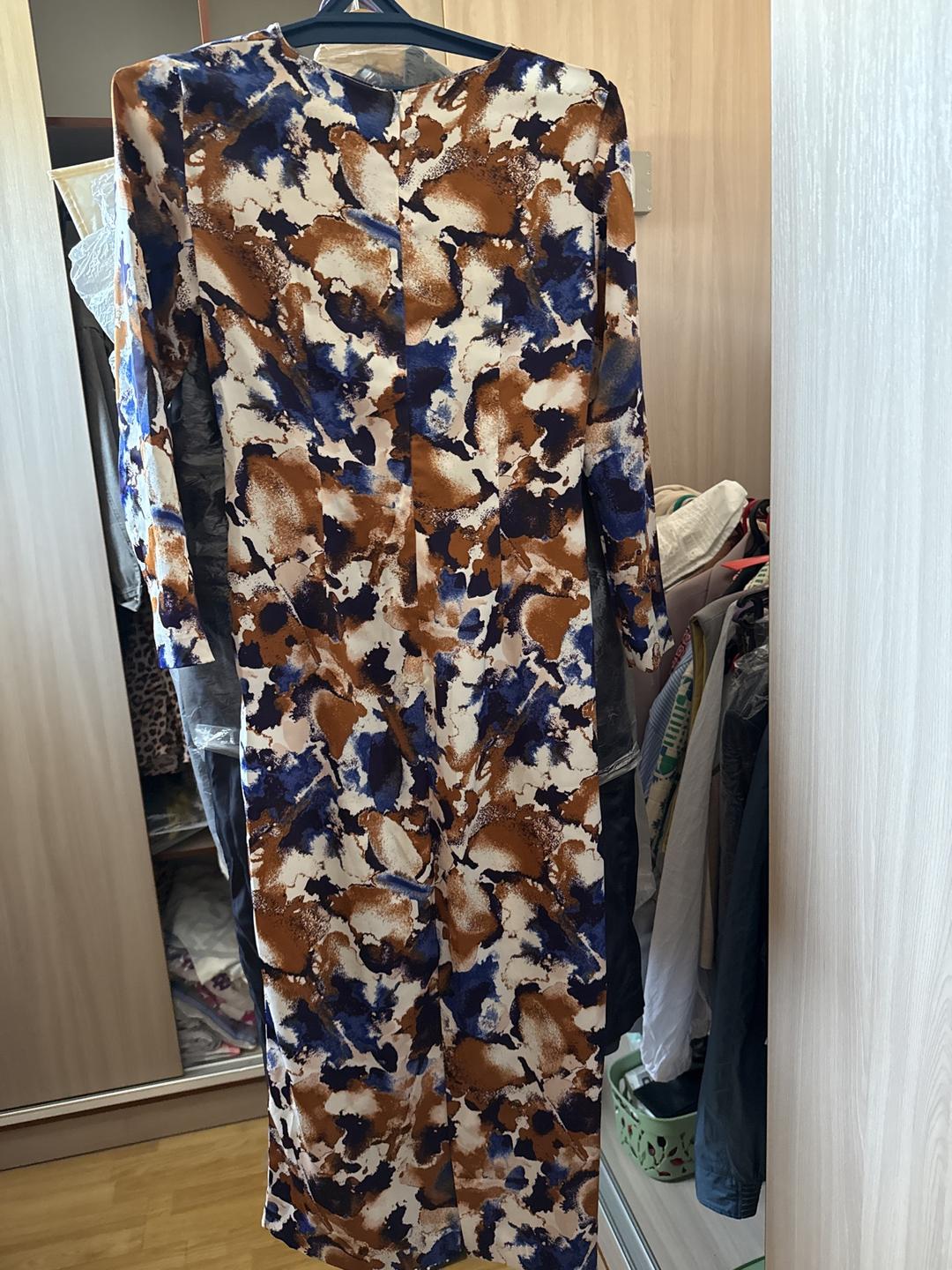 Zara Платье миди с абстрактным принтом и узлом — фото 2
