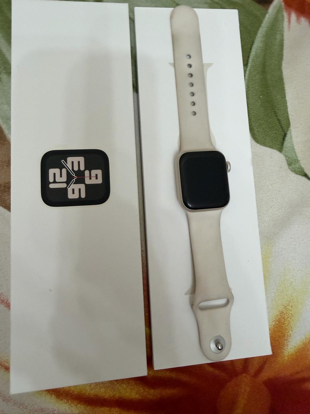 Apple Apple Watch SE (Gen 2) 40mm Starlight — фото 2