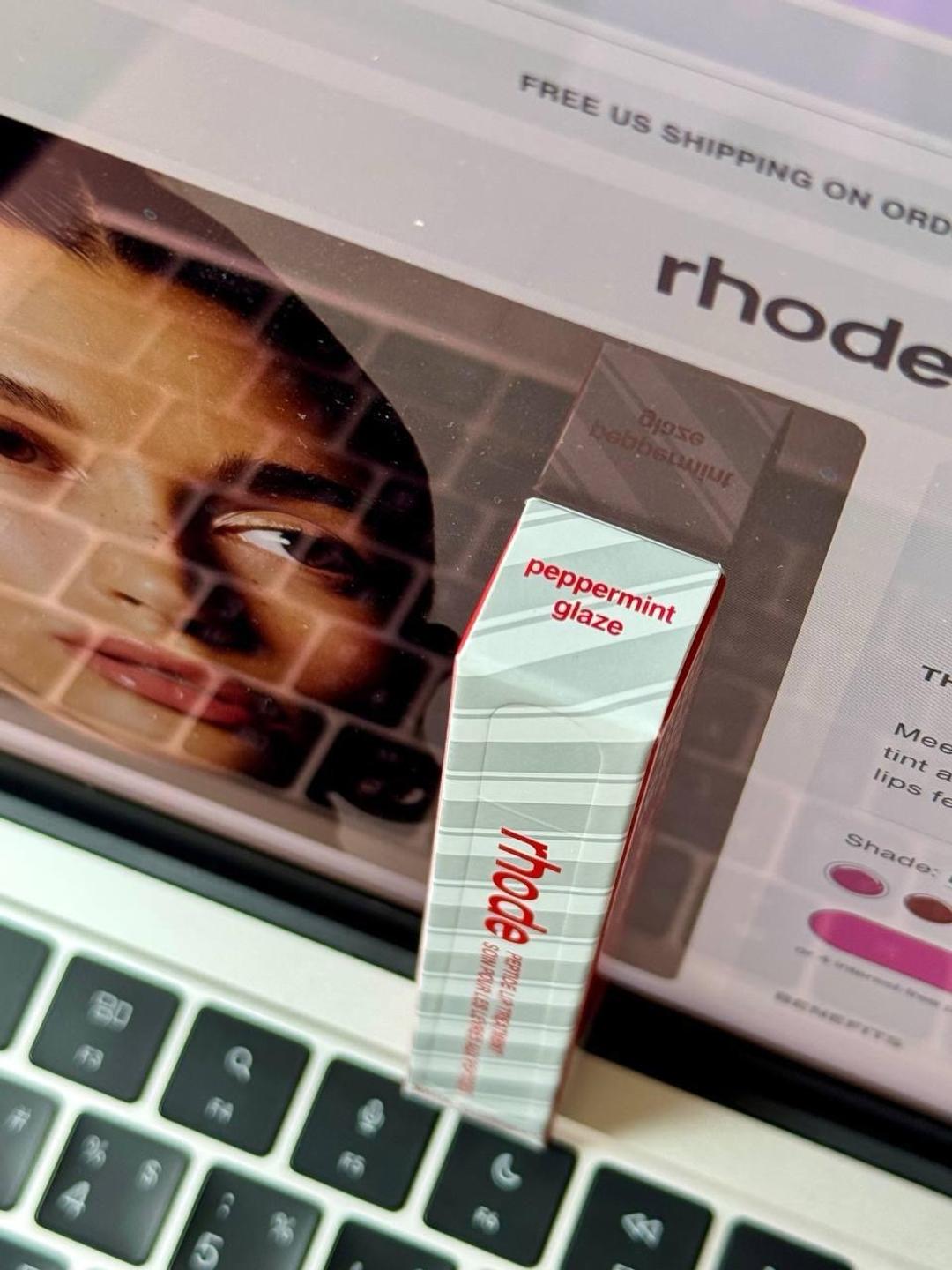 Rhode rhode Peppermint Glaze Peptide Lip Treatment — фото 2