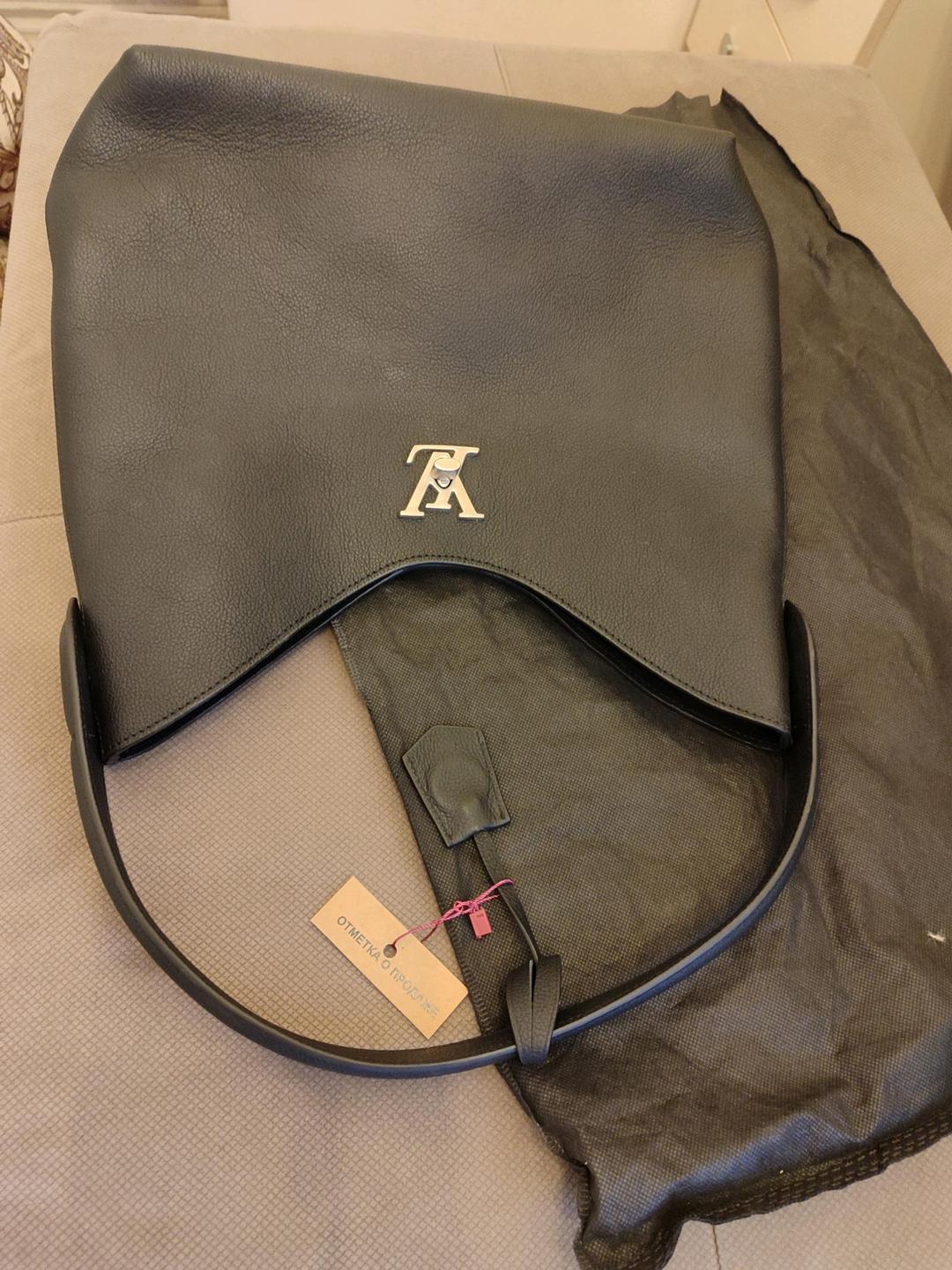 Louis Vuitton Сумка Louis Vuitton Lockme Hobo — фото 2