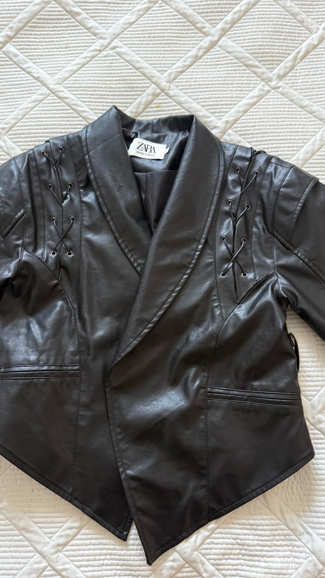 Zara ZARA куртка из экокожи со шнуровкой — фото 2