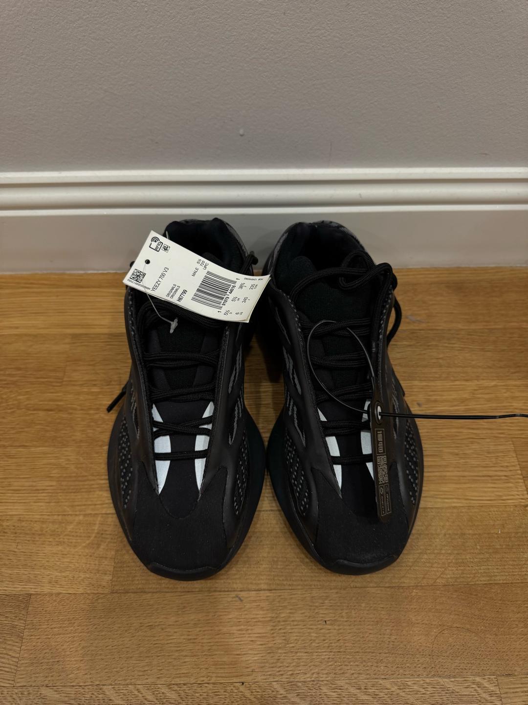 Adidas Кроссовки adidas Yeezy 700 V3 Black — фото 2
