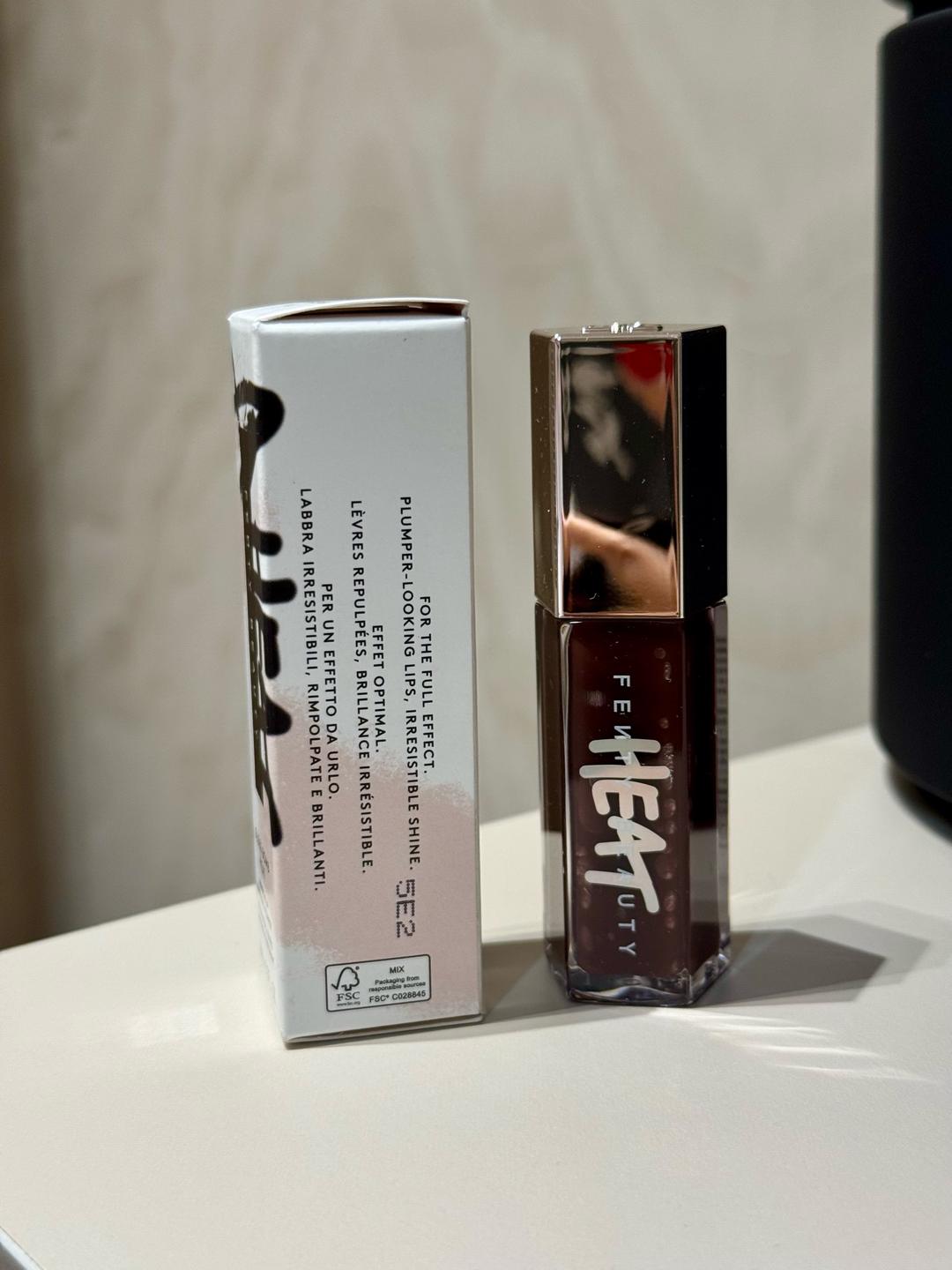 Fenty Beauty блеск для губ Fenty Beauty Hot Chocolit Heat — фото 2