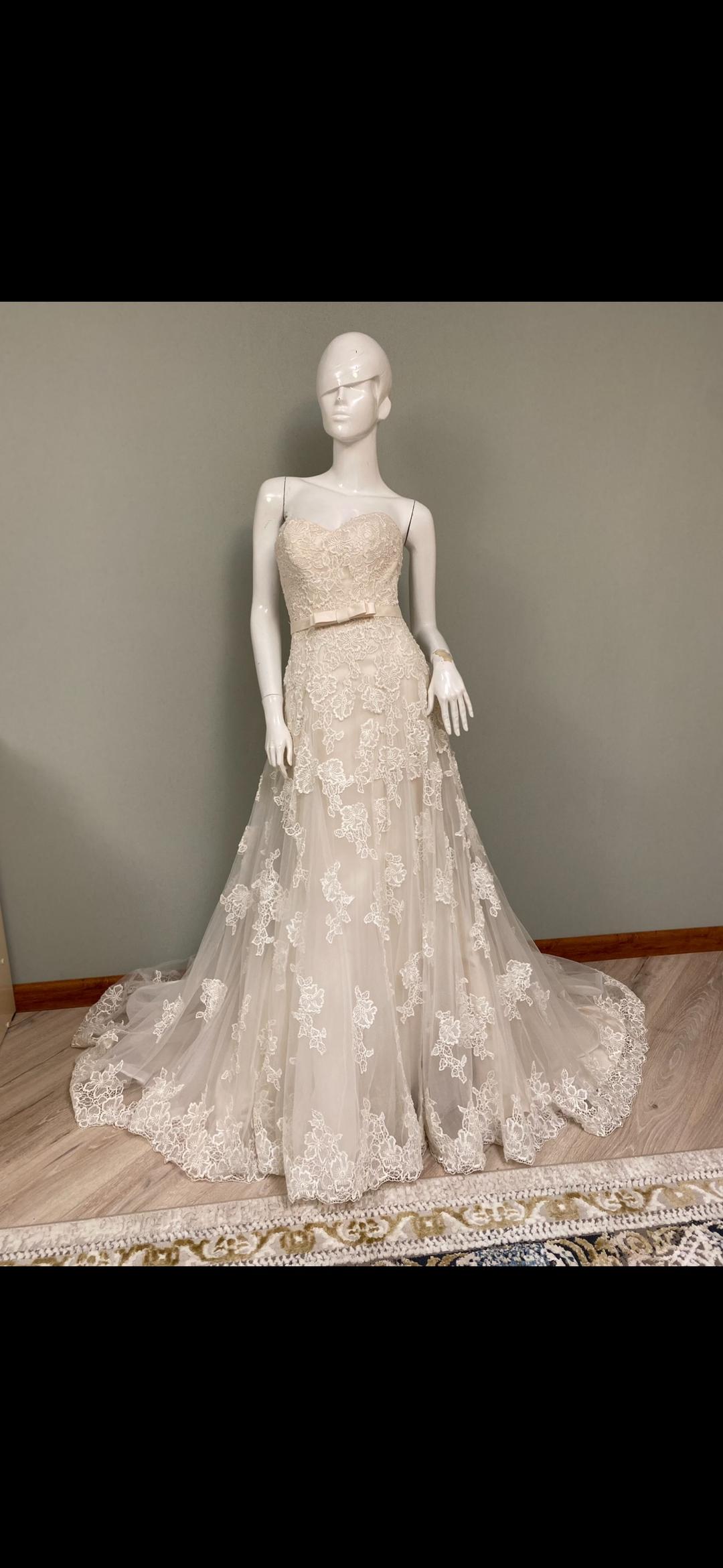 Maggie Sottero Свадебное платье со шлейфом и кружевом — фото 2