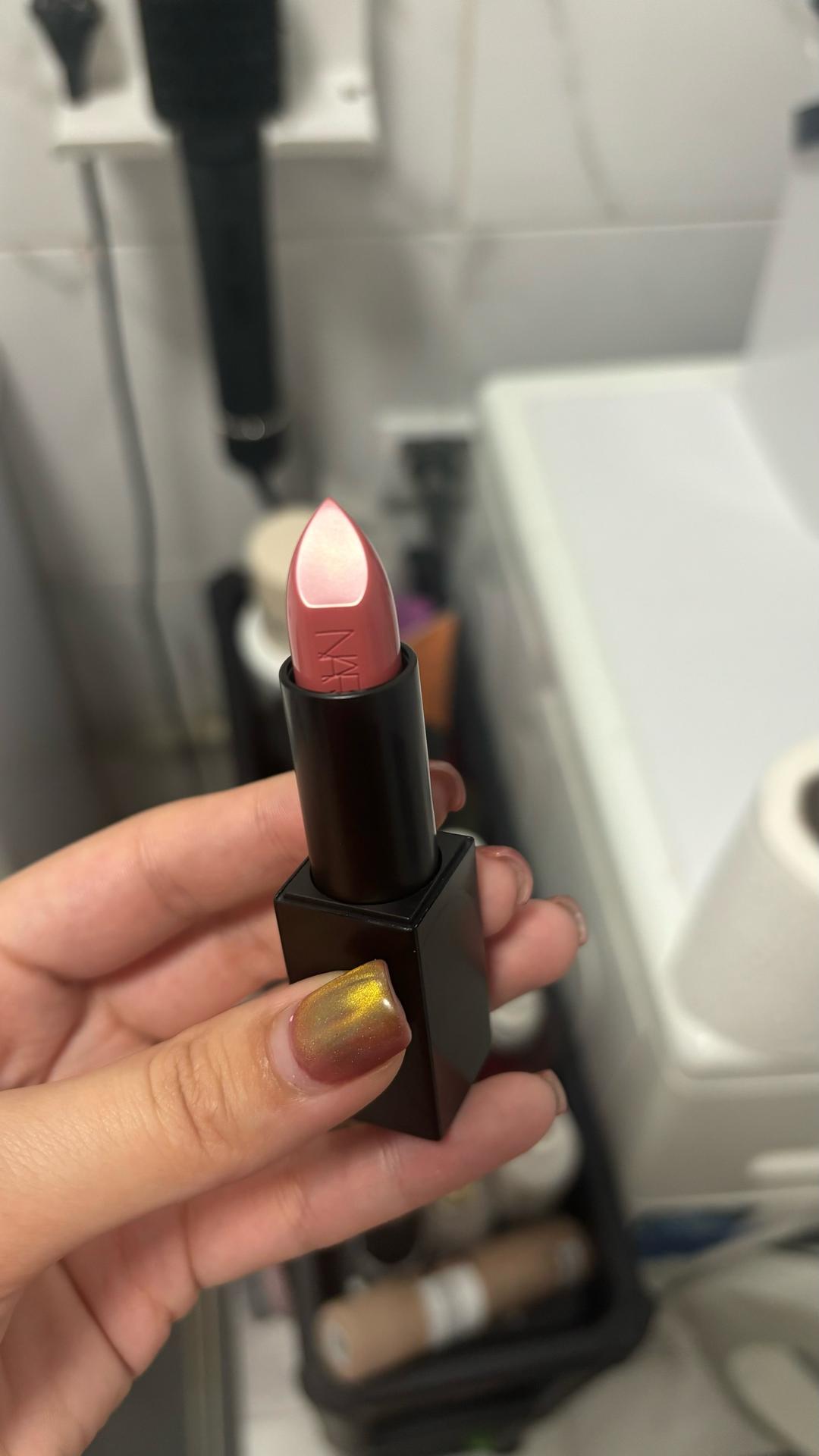NARS Помада для губ NARS Audacious Lipstick Brigitte — фото 2