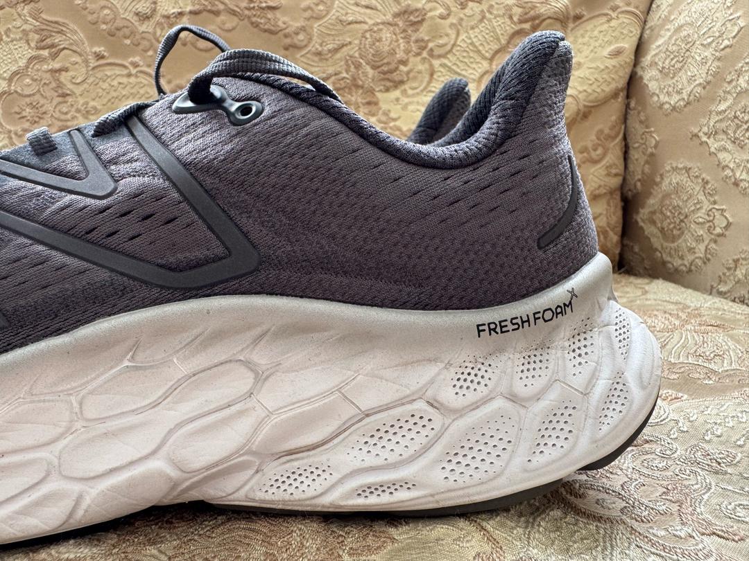 New Balance Мужские кроссовки New Balance Fresh Foam More V4 — фото 2