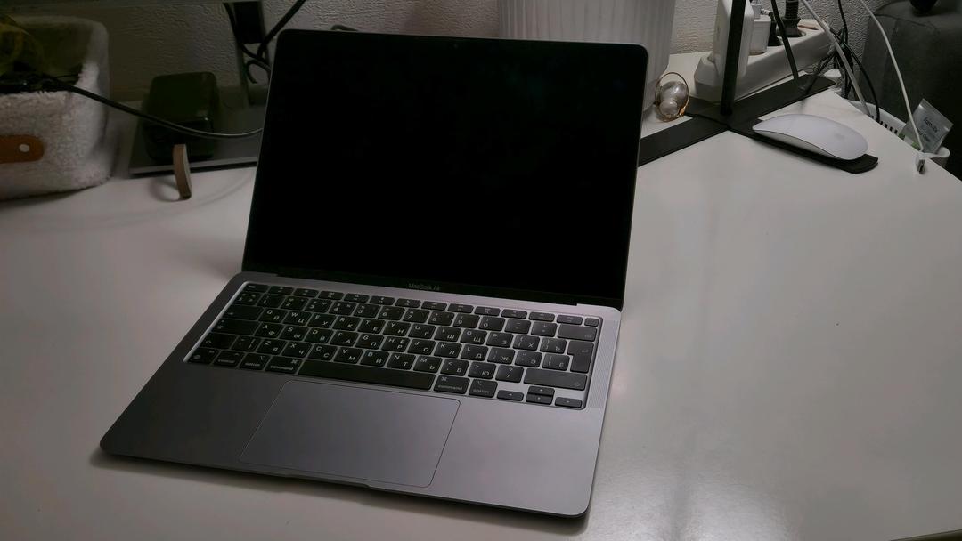 Apple MacBook Air 13 M1 / 8GB / 256GB / Space Gray — фото 2