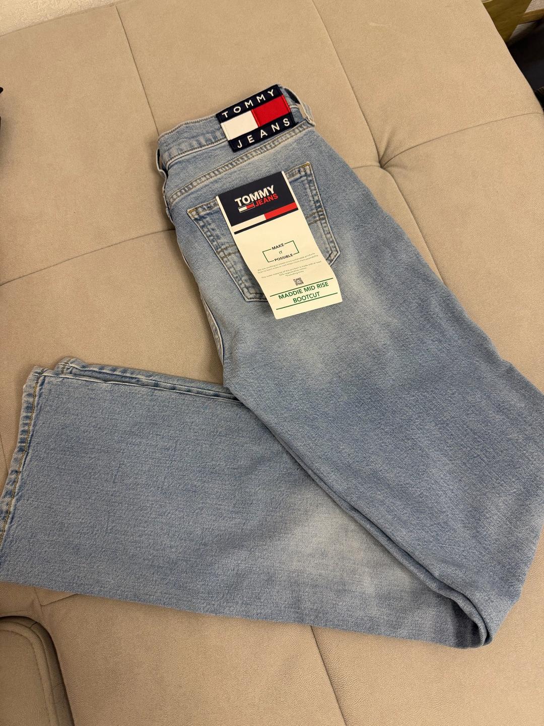 Tommy Jeans Женские джинсы клеш Tommy Jeans — фото 2