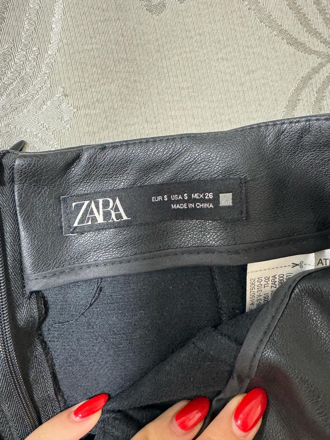 Zara Юбка Zara из экокожи миди с разрезом — фото 2