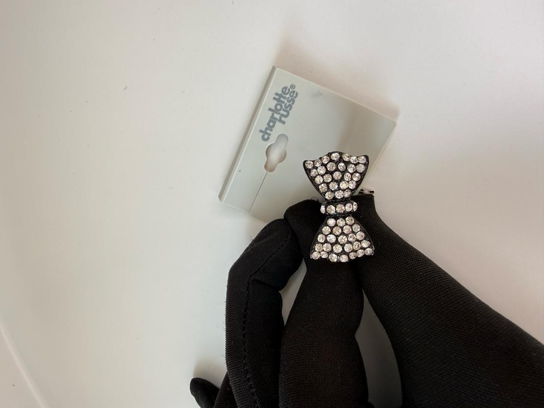 Charlotte Russe Кольцо Charlotte Russe с бантом — фото 2