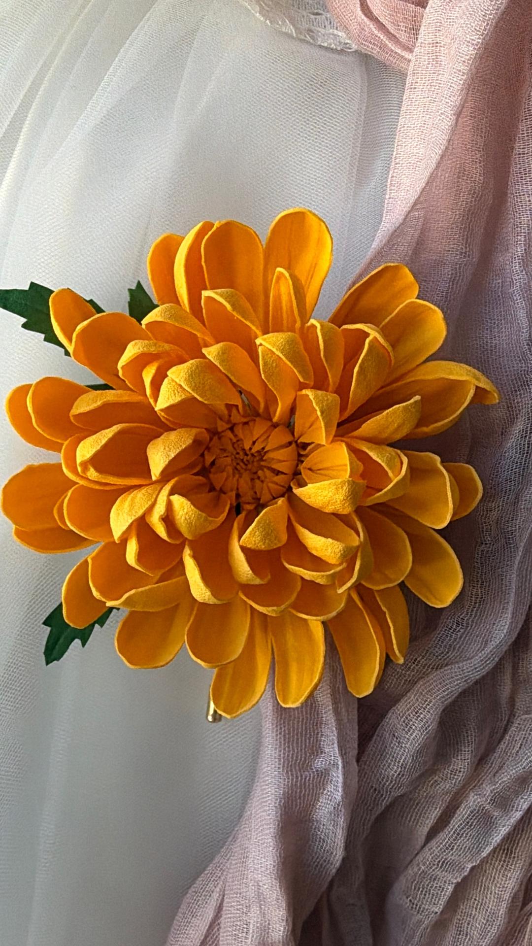Handmade (ручная работа) Брошь цветок хризантемы ручной работы — фото 2