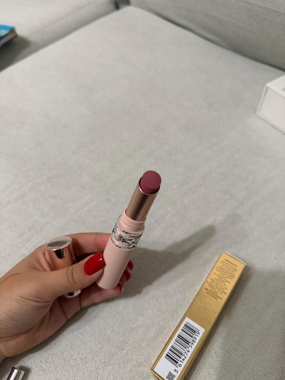 Yves Saint Laurent Yves Sainte Laurent помада Lovenude Lip Blusher — фото 2