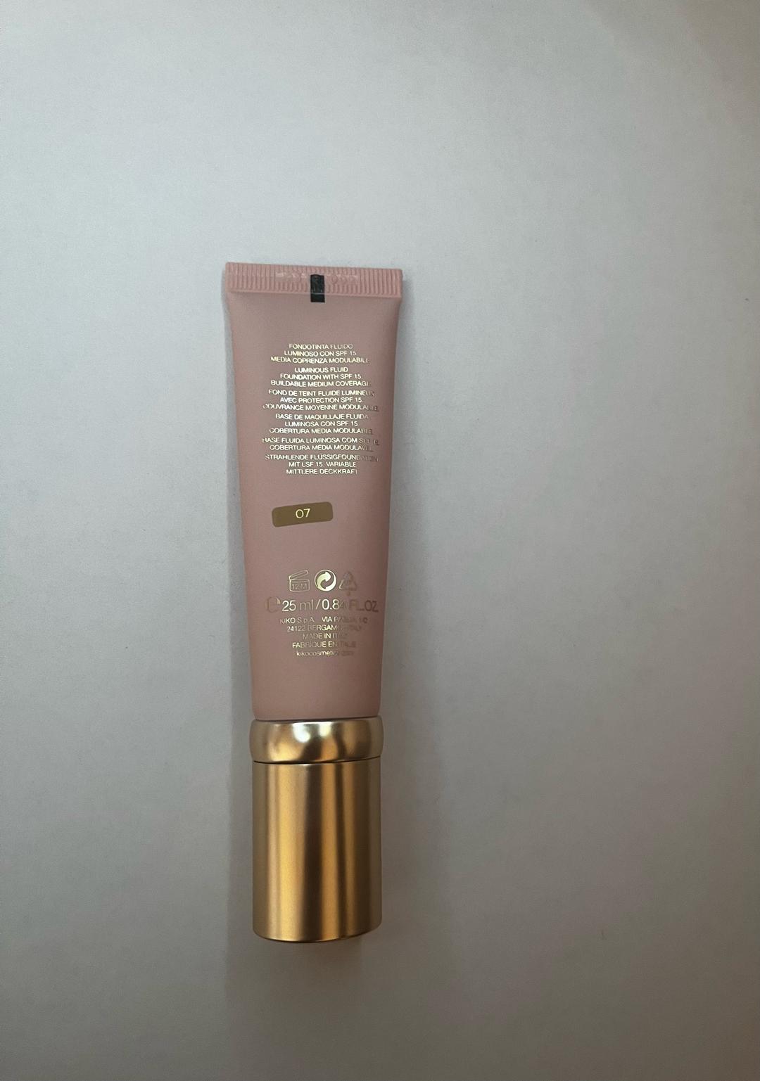 KIKO Milano Тональный крем KIKO MILANO Beauty Essentials Radiant Foundation — фото 2