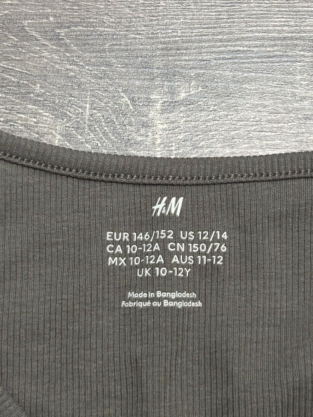 H&M Лонгслив H&M в рубчик с V-образным вырезом. — фото 2