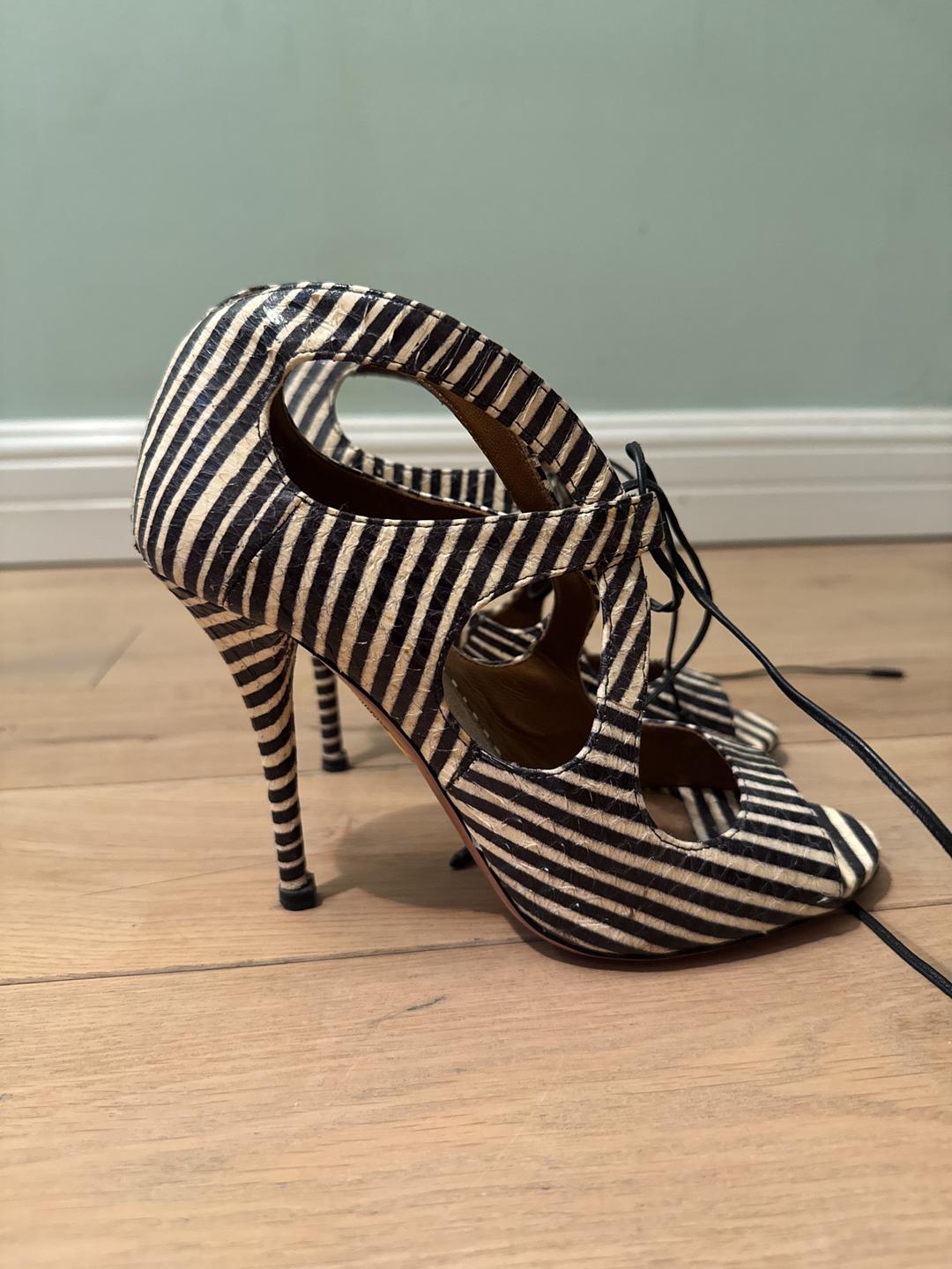 Aquazzura Женские туфли в полоску на шнуровке — фото 2