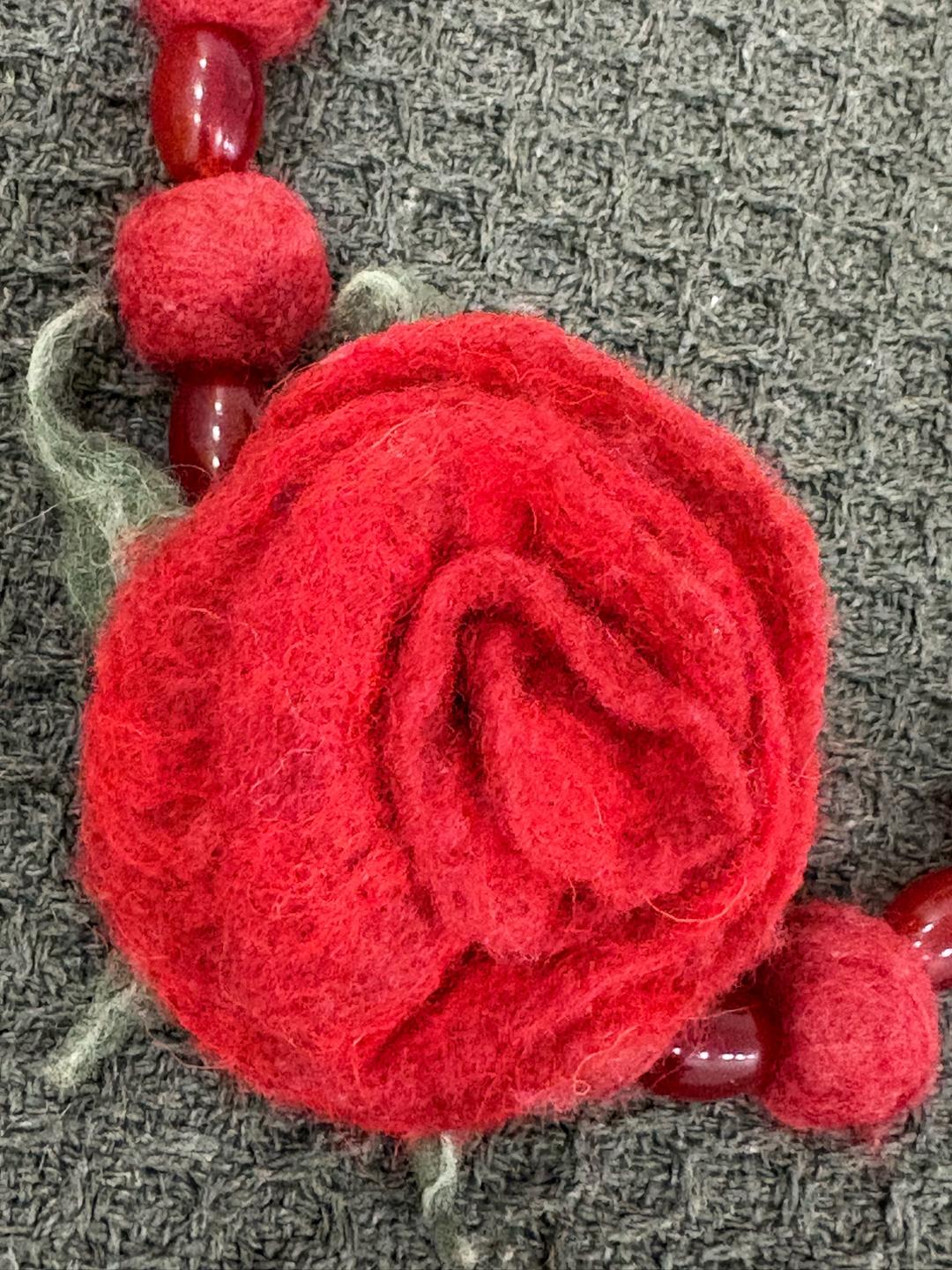 Handmade (ручная работа) Бусы из валяной шерсти с цветком — фото 2