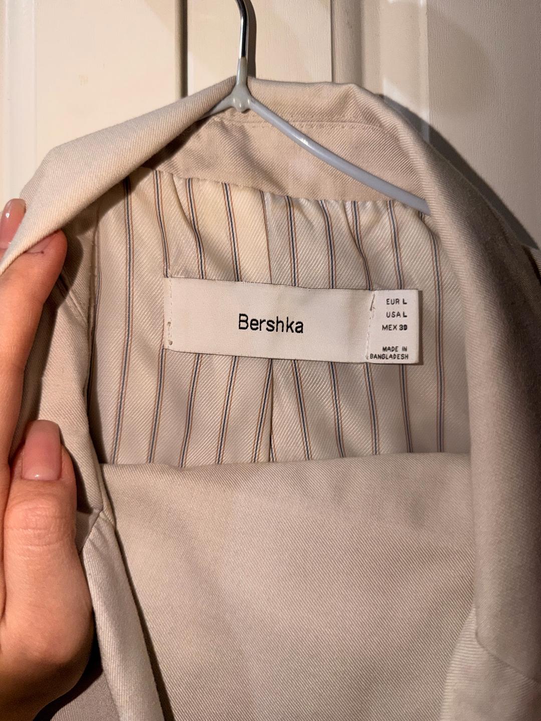 Bershka Костюм двойка Bershka (жакет и шорты) — фото 2