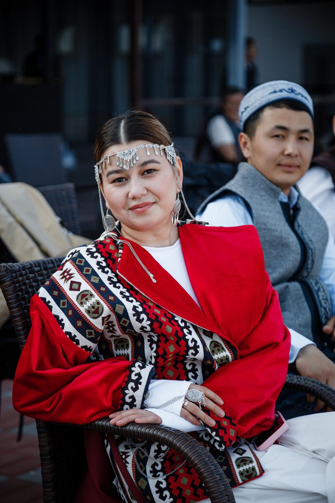 Женский национальный костюм — фото 2