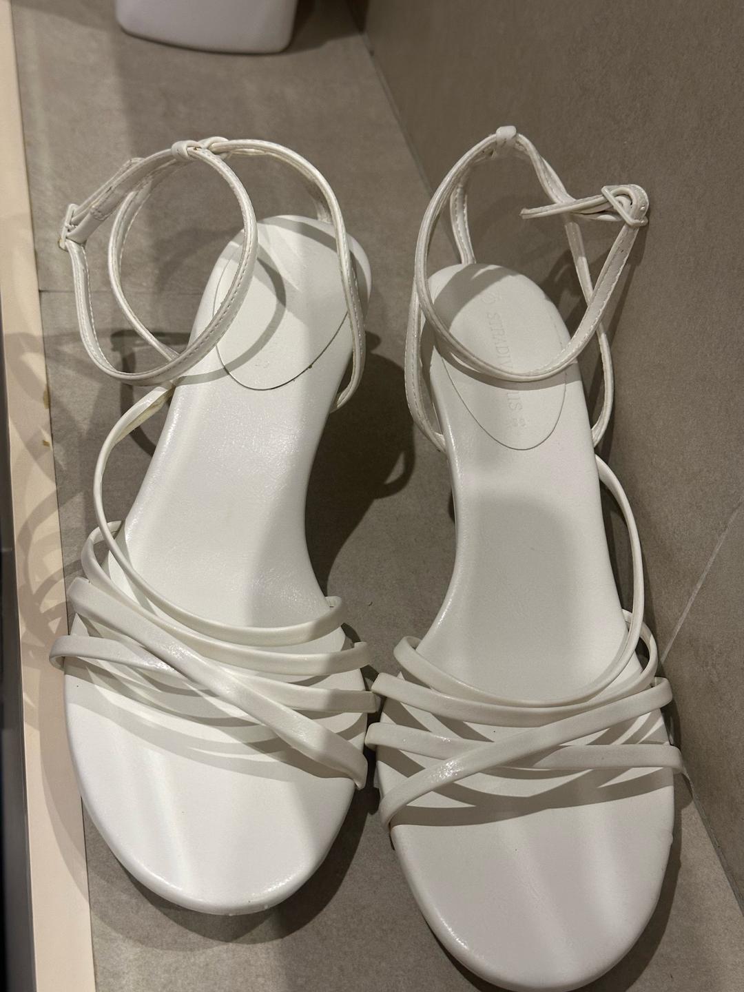Stuart Weitzman Босоножки на каблуке STRADIVARIUS — фото 2