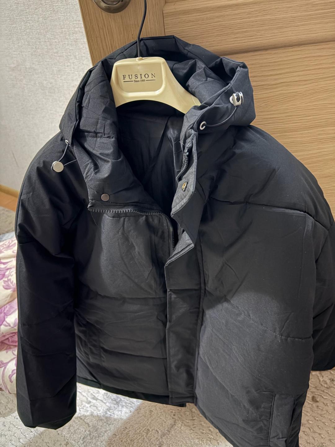 Черный пуховик — фото 2