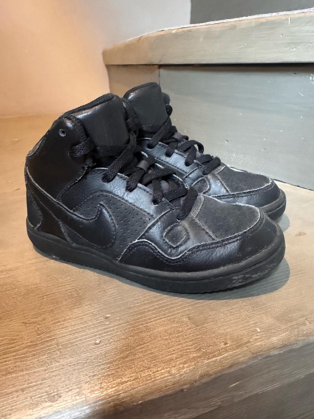 Nike Кроссовки Nike осенние, стелька 18см — фото 2
