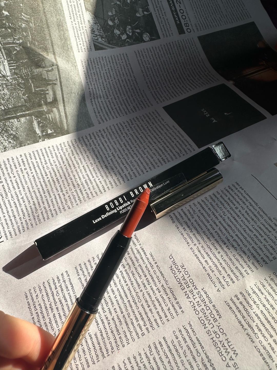Bobbi Brown Губная помада Bobbi Brown Luxe Defining Lipstick — фото 2