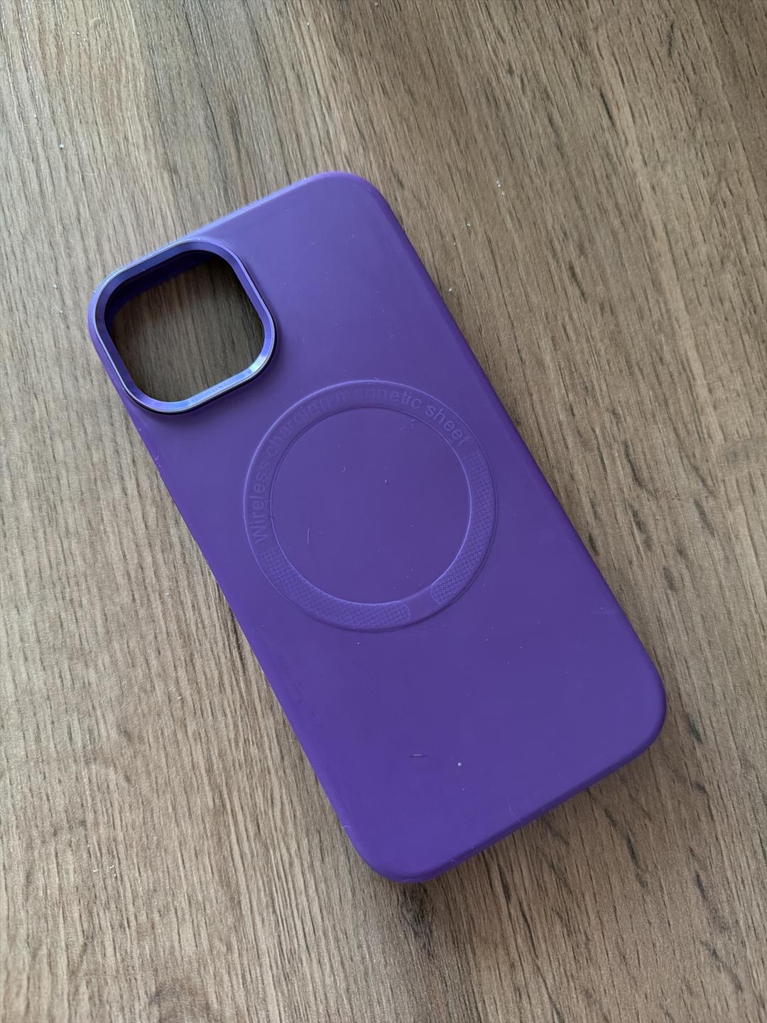 Чехлы на iPhone 14 — фото 2