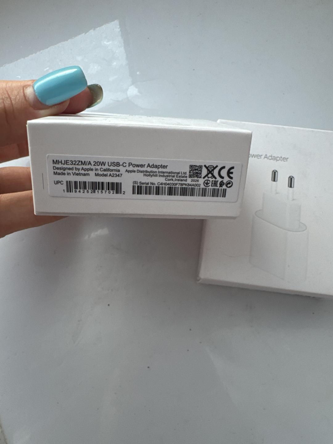 Apple Сетевое зарядное устройство Apple 20W USB-C Power Adapter — фото 2